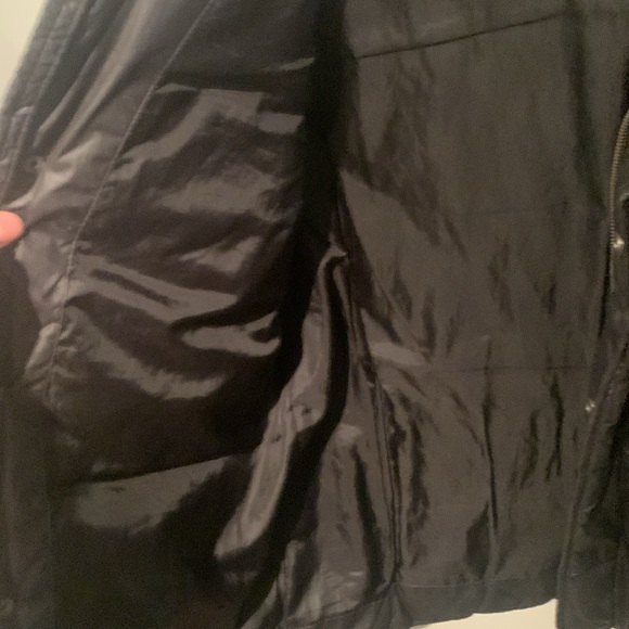 Incredibly stylish Black puffer coat w/zipper pockets/buttons H and M SZ 40 R 🔥 - Picture 11 of 13